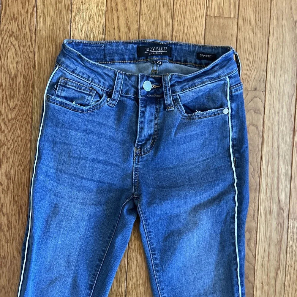Judy Blue Skinny Fit Jeans Women's Size 1/25 White Stripes Blue‎ Stretch